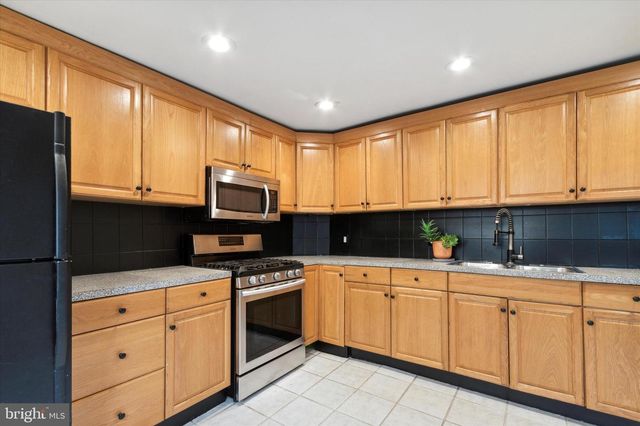 833 ALMOND ST, Philadelphia, PA 19125