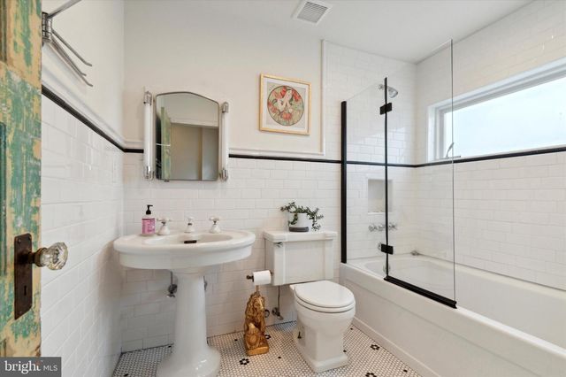 833 ALMOND ST, Philadelphia, PA 19125