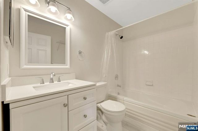 2109 Henry Court, Mahwah, NJ 07430