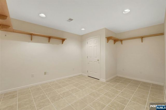 2109 Henry Court, Mahwah, NJ 07430