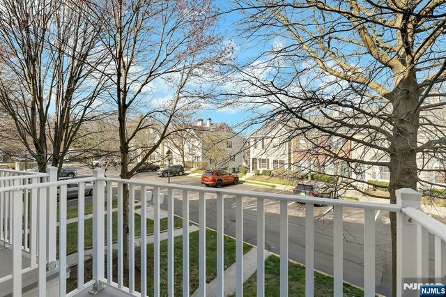 2109 Henry Court, Mahwah, NJ 07430