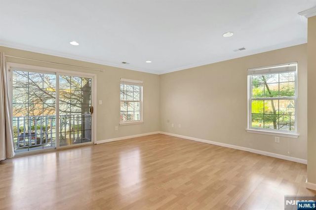 2109 Henry Court, Mahwah, NJ 07430