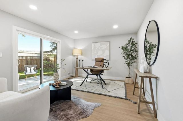 2474 Washington Avenue, Redwood City, CA 94061