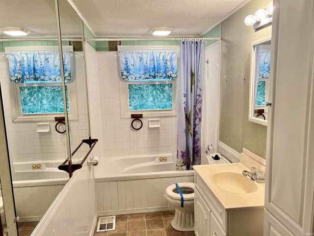 2405 Woodmont Drive, South Bend, IN 46614