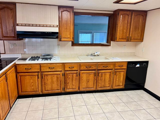 2405 Woodmont Drive, South Bend, IN 46614