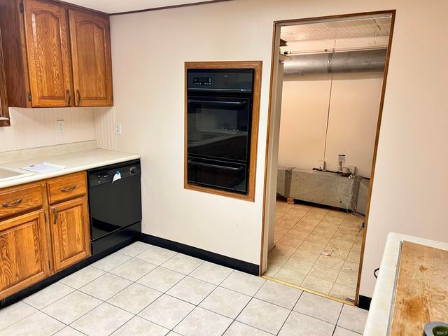 2405 Woodmont Drive, South Bend, IN 46614