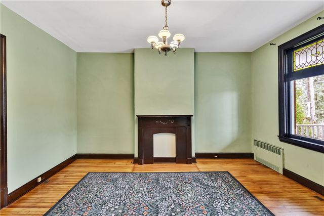 988 Greenfield Ave, Greenfield, PA 15217