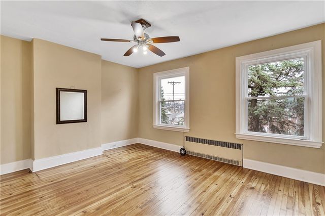 988 Greenfield Ave, Greenfield, PA 15217