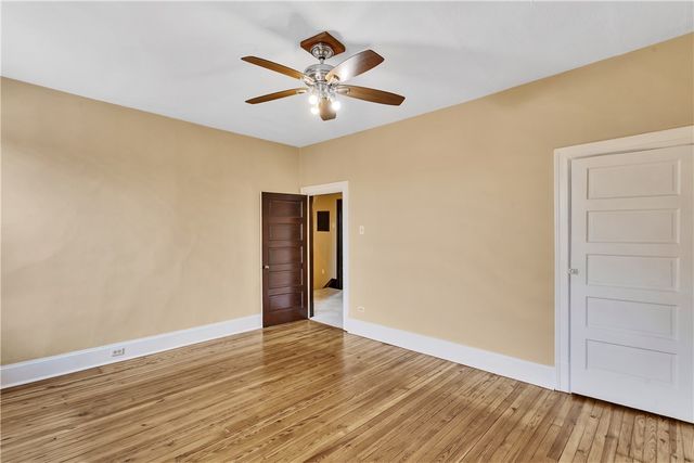 988 Greenfield Ave, Greenfield, PA 15217