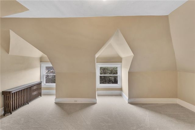 988 Greenfield Ave, Greenfield, PA 15217