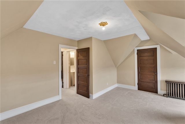 988 Greenfield Ave, Greenfield, PA 15217