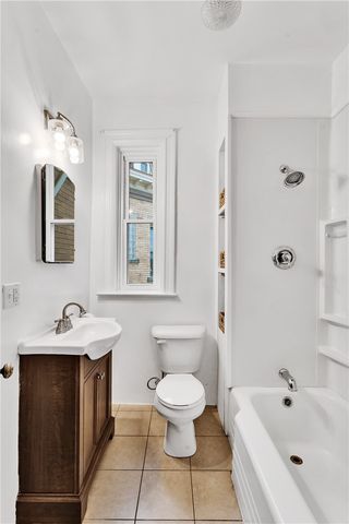 988 Greenfield Ave, Greenfield, PA 15217