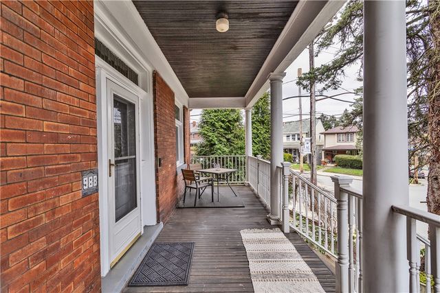 988 Greenfield Ave, Greenfield, PA 15217