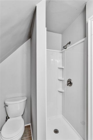 988 Greenfield Ave, Greenfield, PA 15217