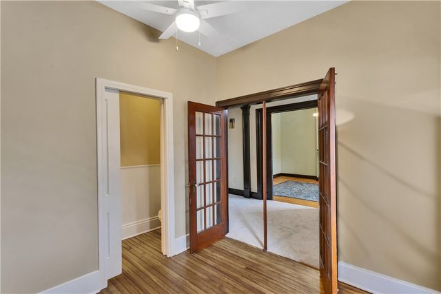 988 Greenfield Ave, Greenfield, PA 15217