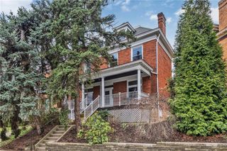 988 Greenfield Ave, Greenfield, PA 15217