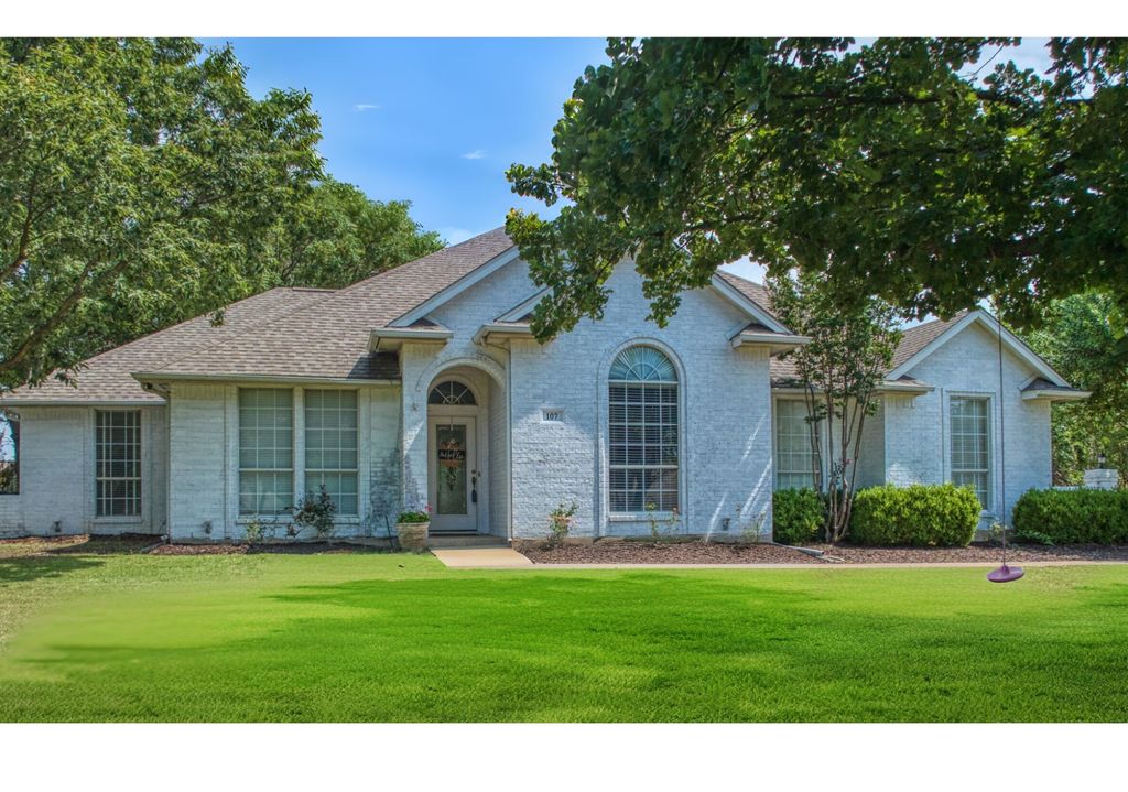 107 Suburban Drive, Ovilla, TX 75154