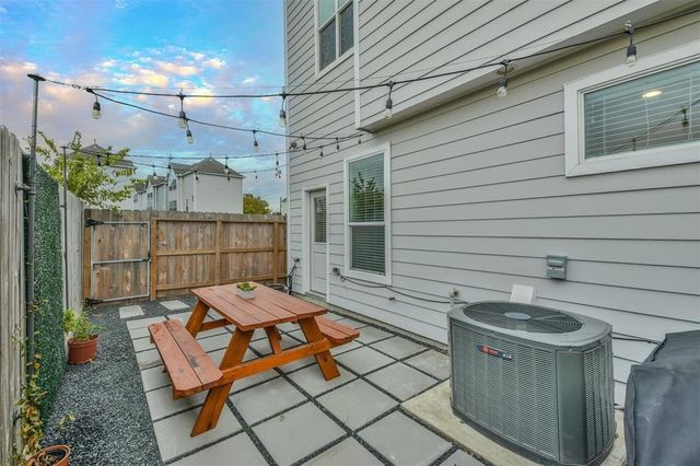 1815 Napa Creek Lane, Houston, TX 77009