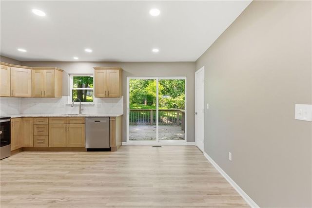 4211 Leavenworth Road, Kansas City, KS 66104