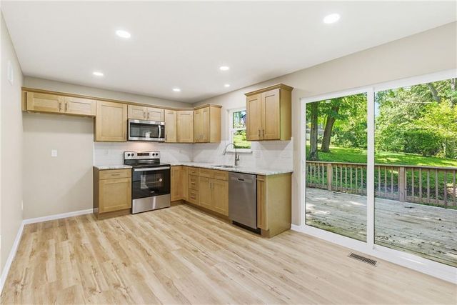 4211 Leavenworth Road, Kansas City, KS 66104
