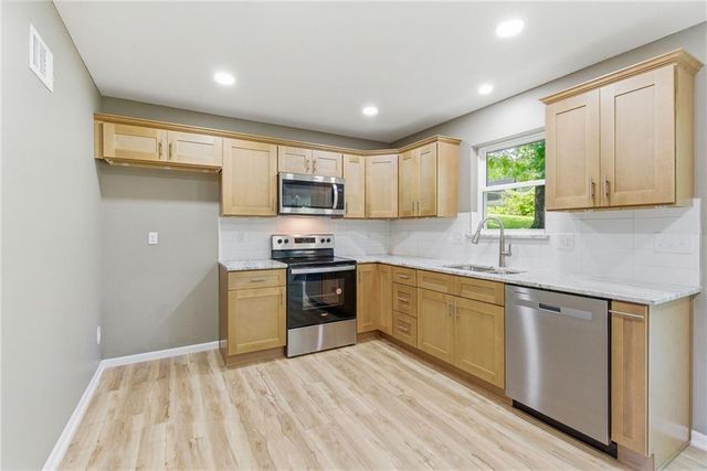 4211 Leavenworth Road, Kansas City, KS 66104