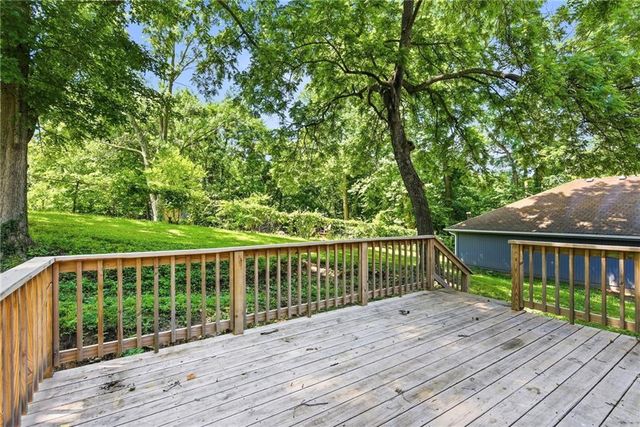4211 Leavenworth Road, Kansas City, KS 66104