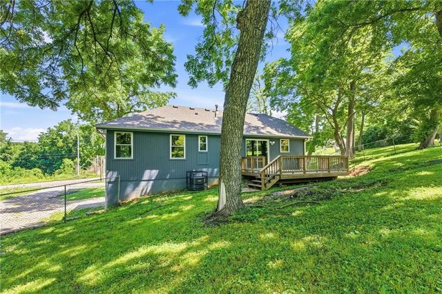 4211 Leavenworth Road, Kansas City, KS 66104