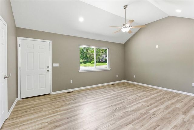 4211 Leavenworth Road, Kansas City, KS 66104