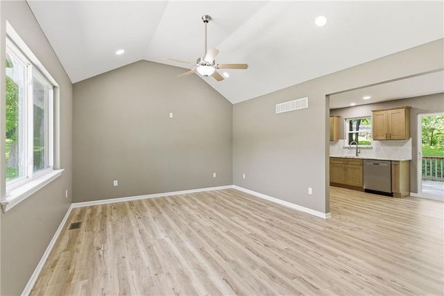 4211 Leavenworth Road, Kansas City, KS 66104