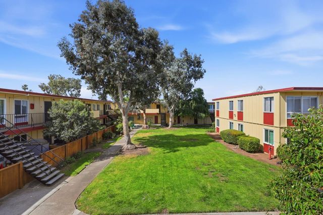 3045 Los Prados Street 217, San Mateo, CA 94403