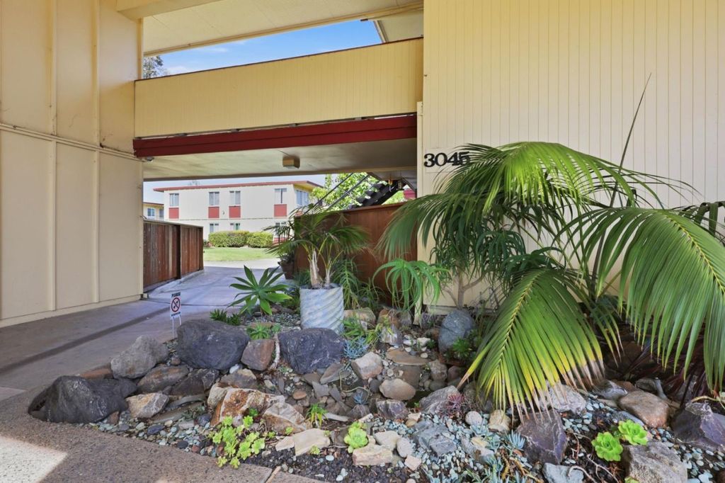 3045 Los Prados Street 217, San Mateo, CA 94403