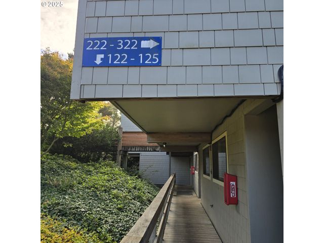 1000 Se BAY Blvd 124, Newport, OR 97365