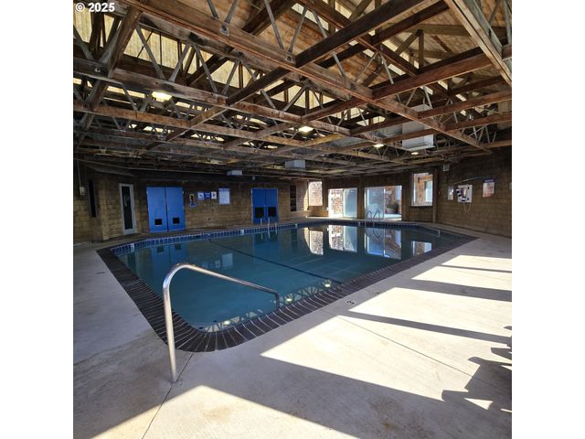 1000 Se BAY Blvd 124, Newport, OR 97365