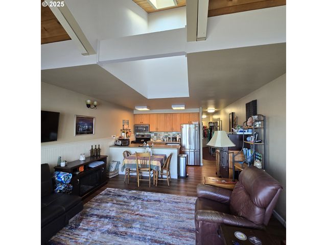 1000 Se BAY Blvd 124, Newport, OR 97365