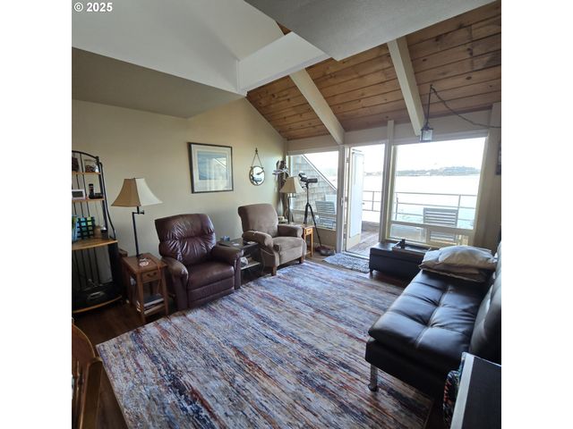 1000 Se BAY Blvd 124, Newport, OR 97365