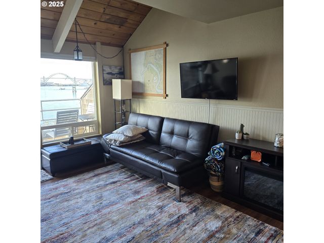 1000 Se BAY Blvd 124, Newport, OR 97365