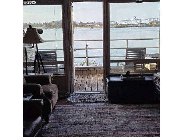 1000 Se BAY Blvd 124, Newport, OR 97365