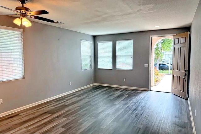 209 Elgin Ave, Lodi, CA 95240