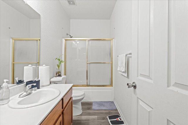 209 Elgin Ave, Lodi, CA 95240