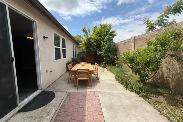 209 Elgin Ave, Lodi, CA 95240