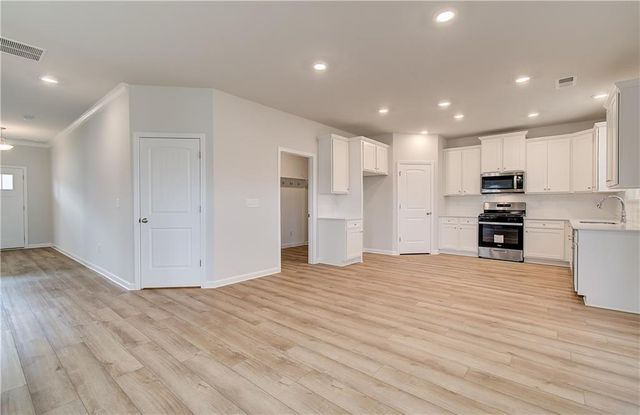 295 Arnewood Circle, Mcdonough, GA 30253