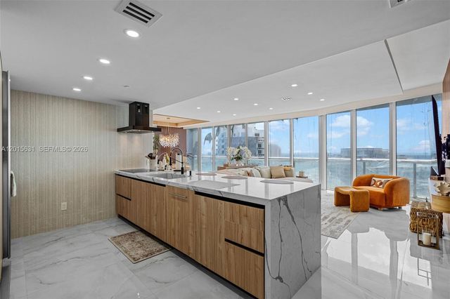 465 Brickell Ave 3301, Miami, FL 33131