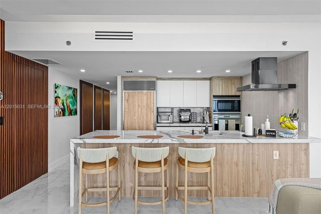 465 Brickell Ave 3301, Miami, FL 33131