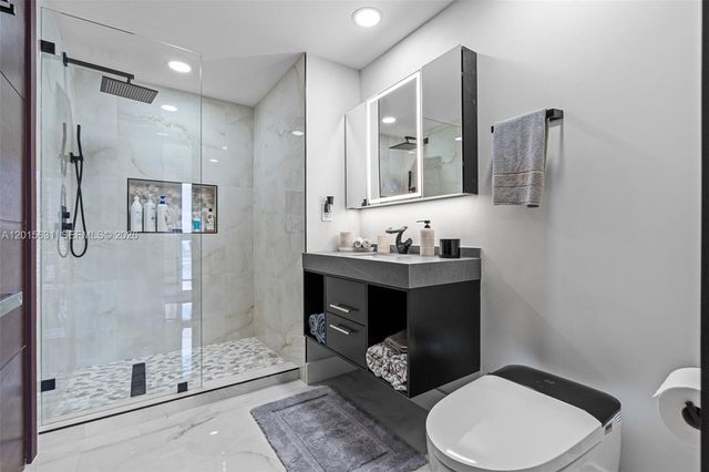 465 Brickell Ave 3301, Miami, FL 33131