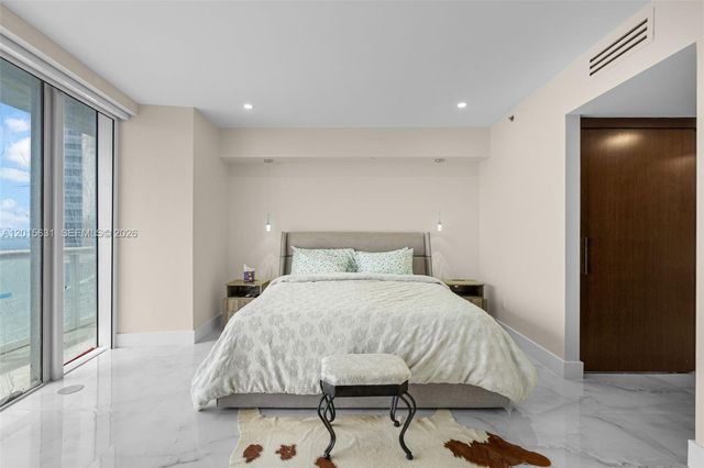 465 Brickell Ave 3301, Miami, FL 33131