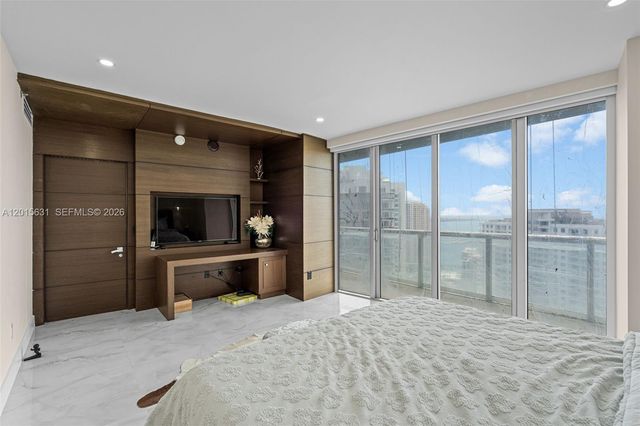 465 Brickell Ave 3301, Miami, FL 33131