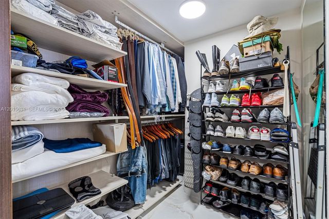 465 Brickell Ave 3301, Miami, FL 33131