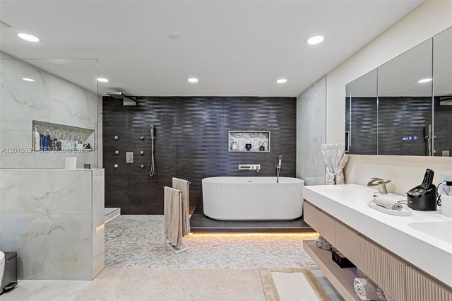 465 Brickell Ave 3301, Miami, FL 33131