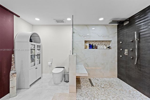 465 Brickell Ave 3301, Miami, FL 33131