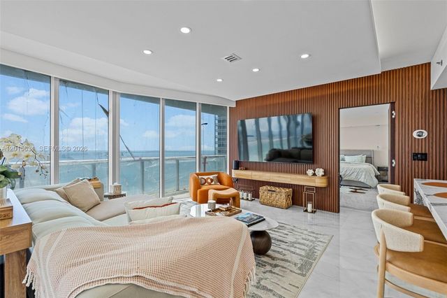 465 Brickell Ave 3301, Miami, FL 33131